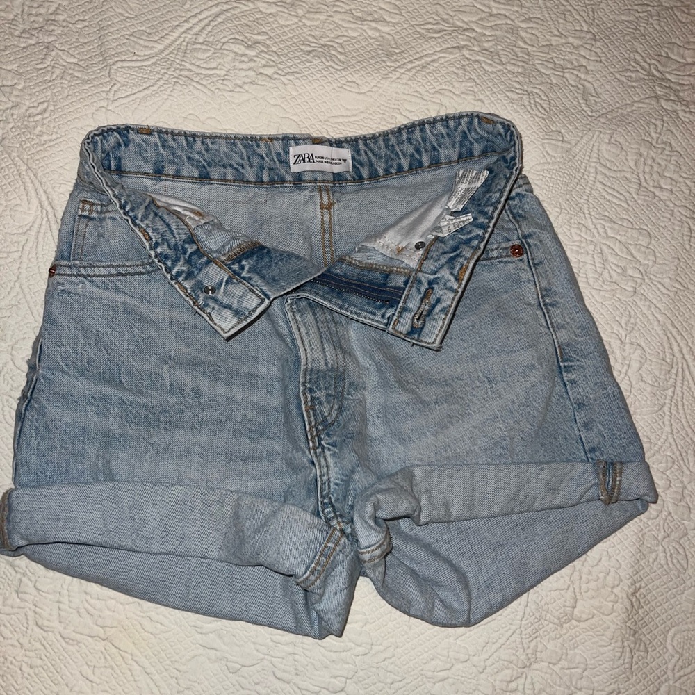 Zara Women's Light Blue Jean Shorts